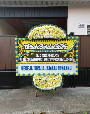 Papan Bunga Duka di Kusu